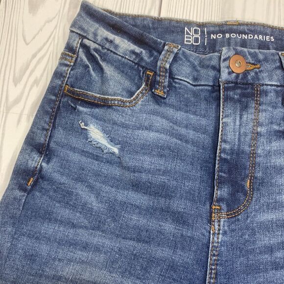 NOBO High Rise Stretch Distressed Skinny Jeans. Size 5 - Picture 3 of 7